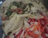 Foto del paso 2 de la receta: Pescado de atún en filet con ensalada de repollo y tomate.y zanahoria rallada