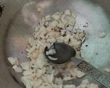A picture of step 5 of Lauki KE MUthiye.