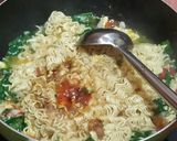 Foto langkah ke 4 dari resep Mie Nyemek Indomie Goreng.