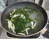 虱目魚海帶芽湯(簡單料理)的食譜步驟4照片