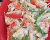 A picture of step 3 of White sauce creamy pasta.