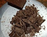 A picture of step 2 of Peanut Chocolate Chikki.