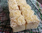 Foto langkah ke 4 dari resep Cake potong tabur keju.