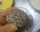 Foto del paso 7 de la receta: Bocados de pollo rellenos de queso y rebozados en semillas