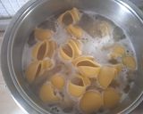 Foto del passaggio 2 della ricetta Conchiglioni ripieni