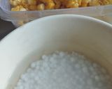 Gambar langkah 2 resipi Bubur Jagung Sagu.