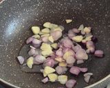 Foto langkah ke 3 dari resep Telur Ceplok Bumbu Sarden.