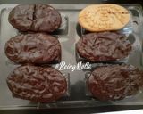 A picture of step 3 of Crunchy Vita Chocolates.