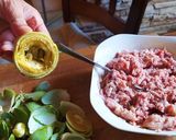 Foto del paso 2 de la receta Alcachofas rellenas guisadas con habas
