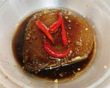 Hình bước làm 2 của món Cá Cờ Kho Tộ