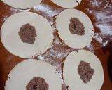 Foto del paso 3 de la receta: Empanada de pino fritas sencillas y económicas