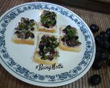 A picture of step 5 of Juicy Grapes Toast.