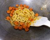 Foto langkah ke 2 dari resep Tumis Spaghetti Sosis.