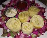 A picture of step 6 of Suji rose momos.