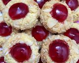 Foto langkah ke 3 dari resep Thumbprint almond cookies.