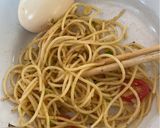 Foto langkah ke 2 dari resep Spaghetti Aglio Olio Simple Enak.