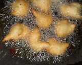 A picture of step 4 of Karnataka Special Urad Dal Bonda / Ulundu Bonda and Bonda Soup in Sambar (Dal Bonda Recipe).