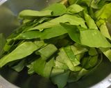 รูปขั้นตอนการทำที่ 1 ของ ผักเหลียงผัดไข่