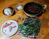 Foto del paso 1 de la receta: Frijoles con hierba de conejo 🌿 y chollitos, estilo Ejuteca 🍲