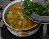 Foto langkah ke 4 dari resep Sayur bening 2 labu.
