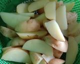 Foto langkah ke 1 dari resep Potato Wedges.