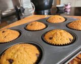 Foto del paso 4 de la receta: Magdalena de zanahoria y chispas de chocolate