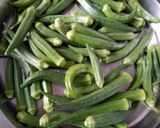 भिंडी की सब्जी (Bhindi ki sabzi recipe in hindi) रेसिपी चरण 1 फोटो