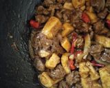 Foto langkah ke 3 dari resep Tahu daging lada hitam.