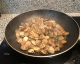 Foto del paso 4 de la receta: Almejas al vapor