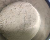 A picture of step 2 of Karachi halwa.