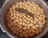 A picture of step 2 of Hummus.