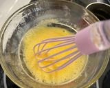 صورة لخطوة 1 من وصفة بيض بندكيت (Eggs Benedict)