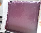 Foto langkah ke 7 dari resep Taro Hurricane Rollcake.