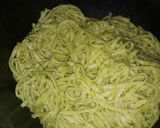 Foto del paso 3 de la receta: Tallarines al pesto