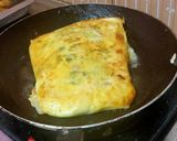 Foto langkah ke 5 dari resep Martabak telor teflon.