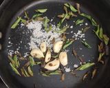 A picture of step 4 of Flaxseed chutney powder.