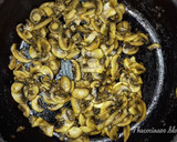 Foto del paso 1 de la receta: Pizza casera con pollo y setas