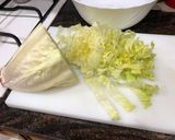 Foto del paso 1 de la receta Muslo de pollo deshuesado sin piel a la plancha con ensalada