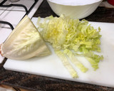Foto del paso 1 de la receta: Muslo de pollo deshuesado sin piel a la plancha con ensalada