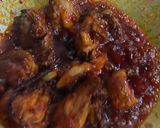 Gambar langkah 3 resipi Ayam Masak Merah Biasa.