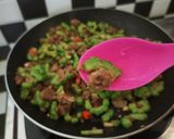 Foto langkah ke 4 dari resep Tumis Pare Oncom.