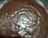 A picture of step 3 of Chocolate cake with bourbon biscuits.