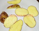 A picture of step 1 of Pan potato wedges.