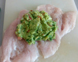 Foto del paso 6 de la receta: Pechuga de pollo rellena de guacamole