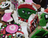 Foto del paso 8 de la receta: Mi casita de jengibre!! Con mucho chocolate,glasé y mucho color!!🧑‍🎄🧑‍🎄🎄🎄🎁🎇🎇