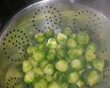 Foto del paso 2 de la receta: Col de bruselas al ajillo