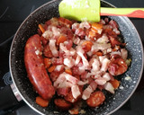 Foto del paso 3 de la receta: Garbanzos con chorizo, panceta y jamón