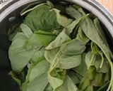 Foto langkah ke 1 dari resep Sayur bayam sederhana pakai kunci.