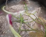 A picture of step 3 of Chicken clear soup.