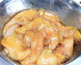 รูปขั้นตอนการทำที่ 2 ของ ไก่ทอดเสียบไม้ (ไก่ทอดหน้าโรงเรียน / ไก่ชุบเกล็ดขนมปัง)